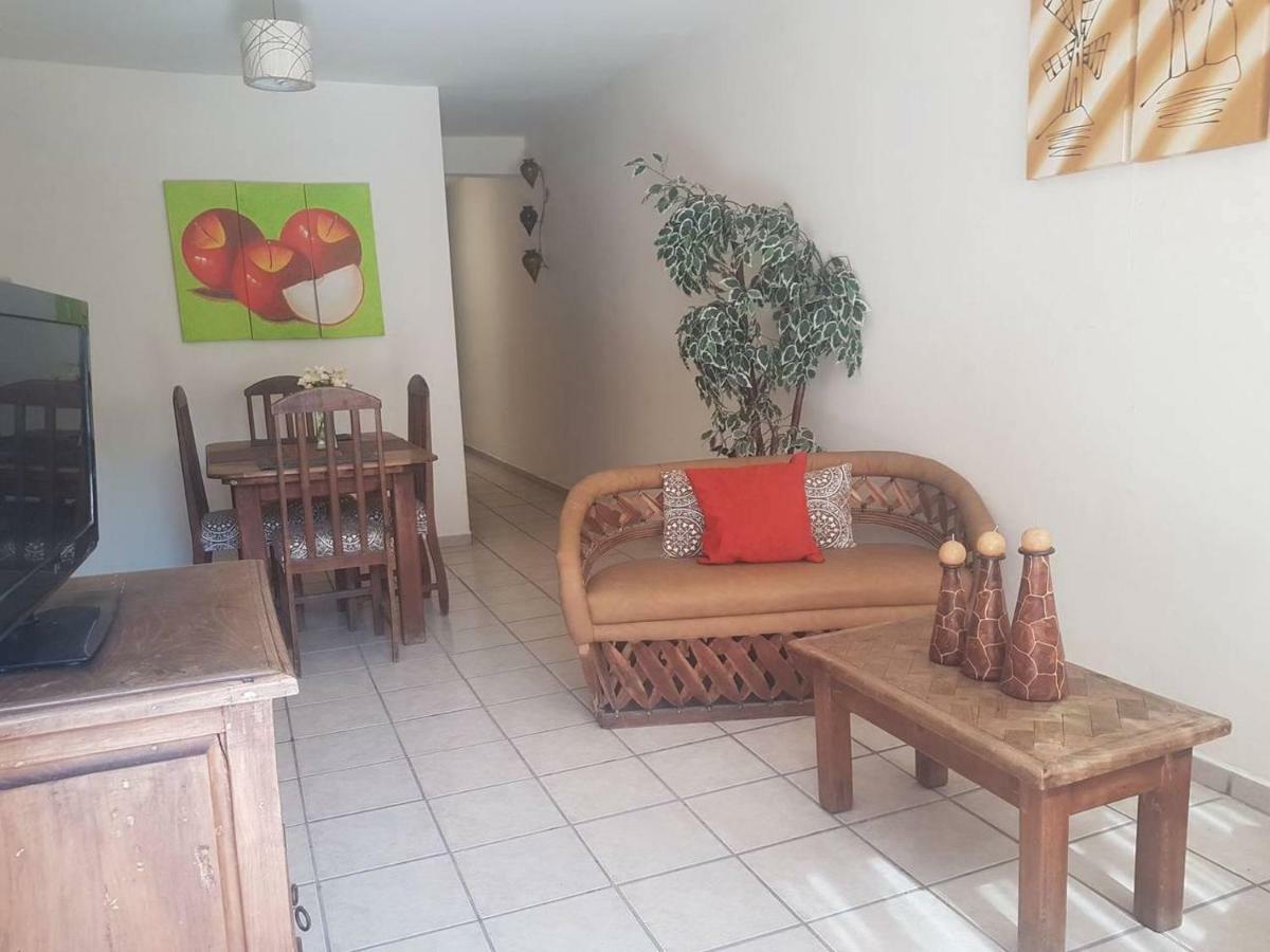 Hotel Y Suites Los Alcatraces Leon Bagian luar foto