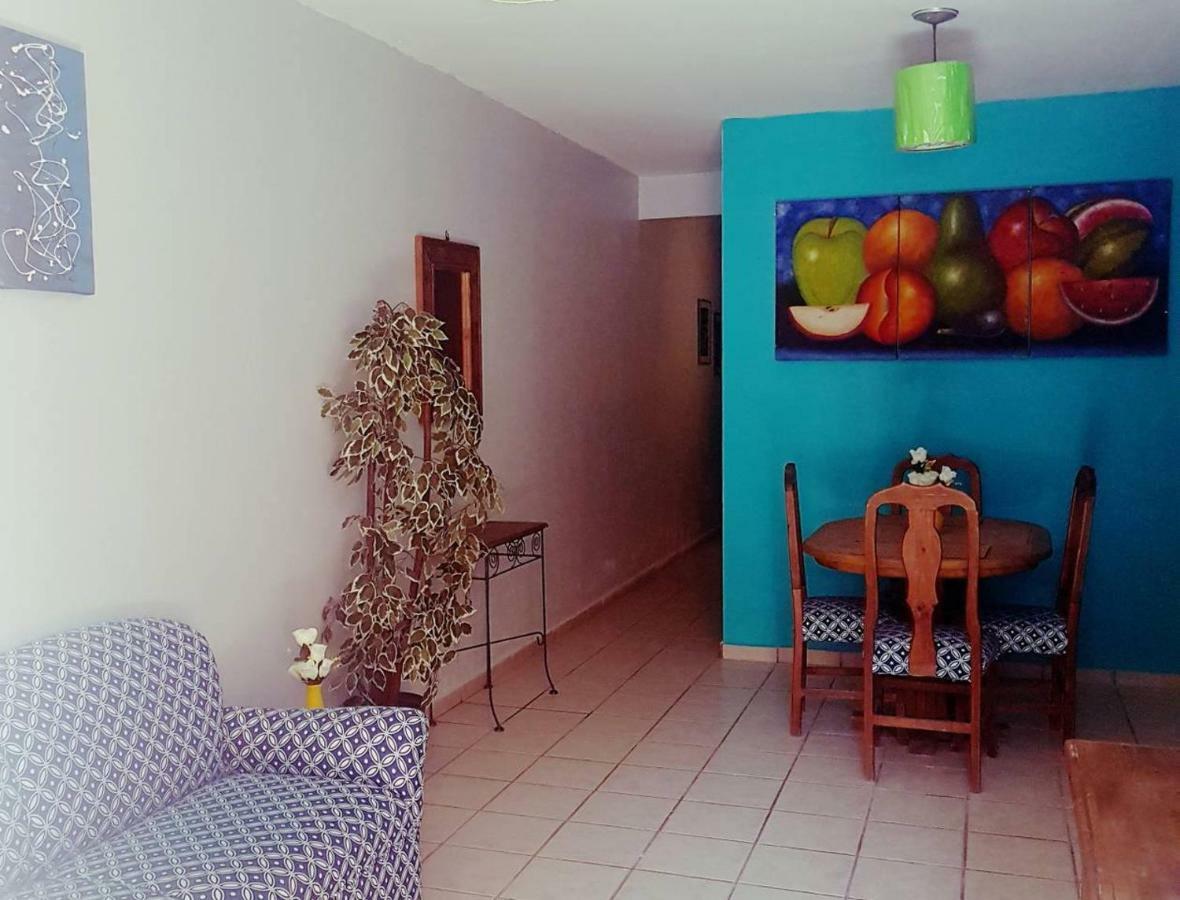 Hotel Y Suites Los Alcatraces Leon Bagian luar foto